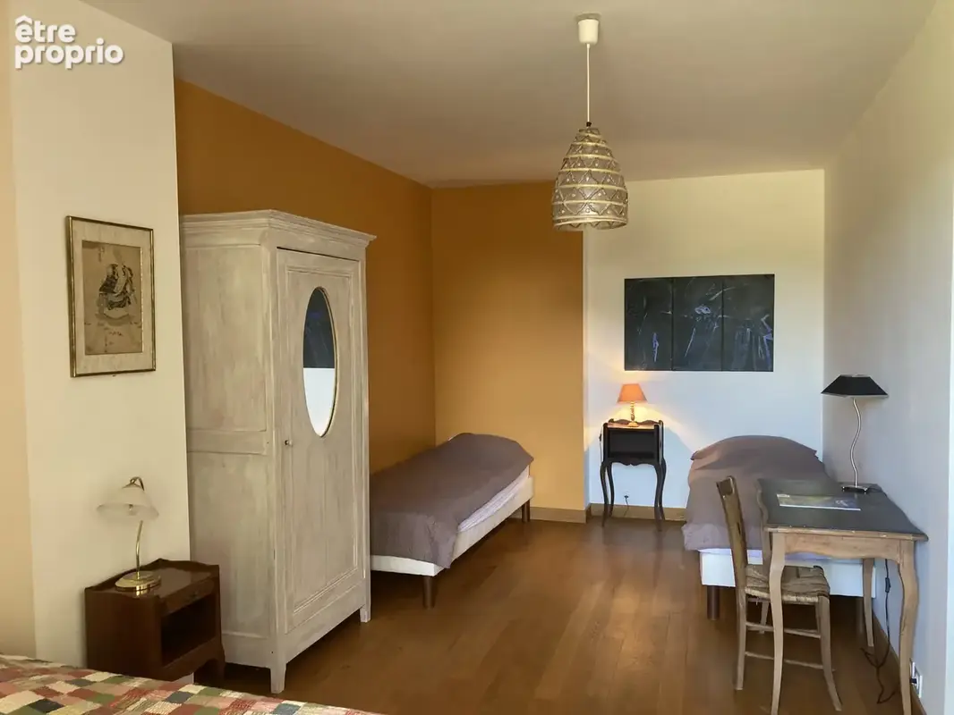 secteur Couiza, maison rénovée avec jardin, 4 chambres, 4 salles d'eau, sejour/salon 80m2, autres pièces et dé - photo 8