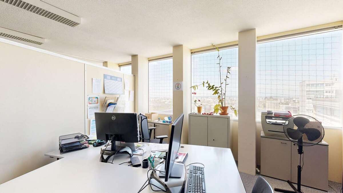 Plateau de Bureaux 14 rue Scandicci - photo 25