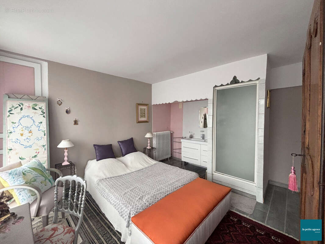 Maison à CONDE-SUR-NOIREAU