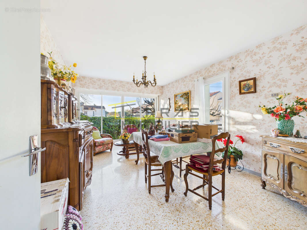 Maison à VALREAS