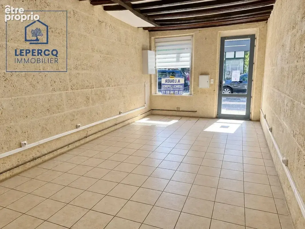 Local Professionnel 78 m2 à Villers-Cotterêts - photo 1