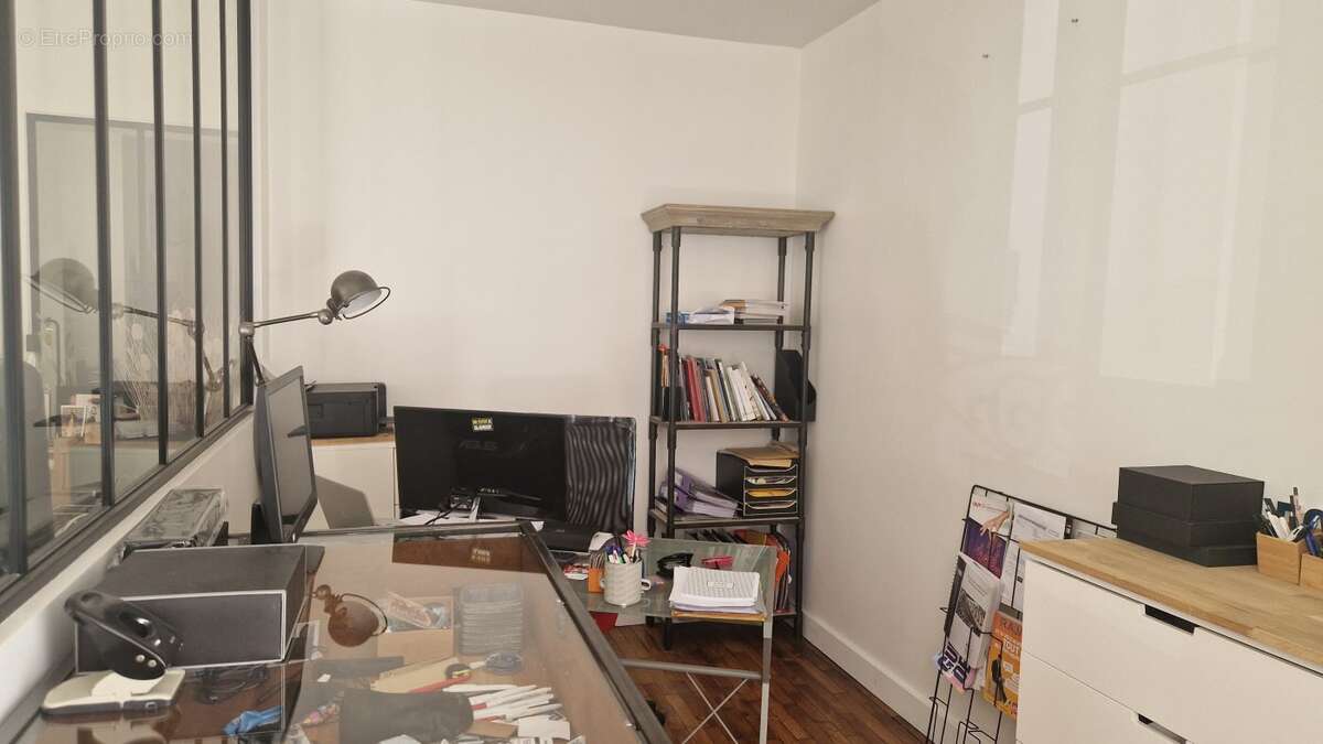 Appartement à COURBEVOIE