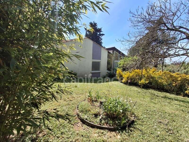 Maison de 144m2 - 3 chambres - véranda - piscine - jardin - garage à TOMBEBOEUF (47) - photo 11