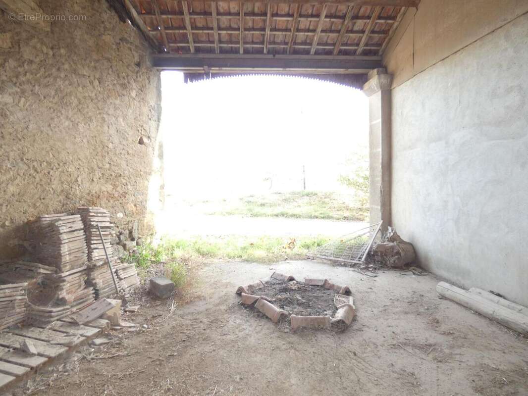 Photo 5 - Parking à LA REDORTE