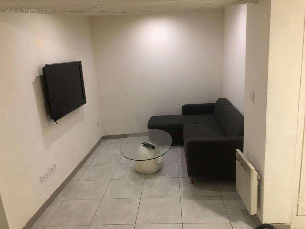 Appartement à COTIGNAC