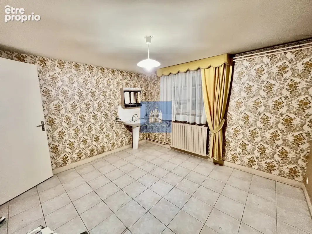 Loudun  (86) Maison familiale lumineuse 6 CH avec atelier et RDJ PMR - photo 7
