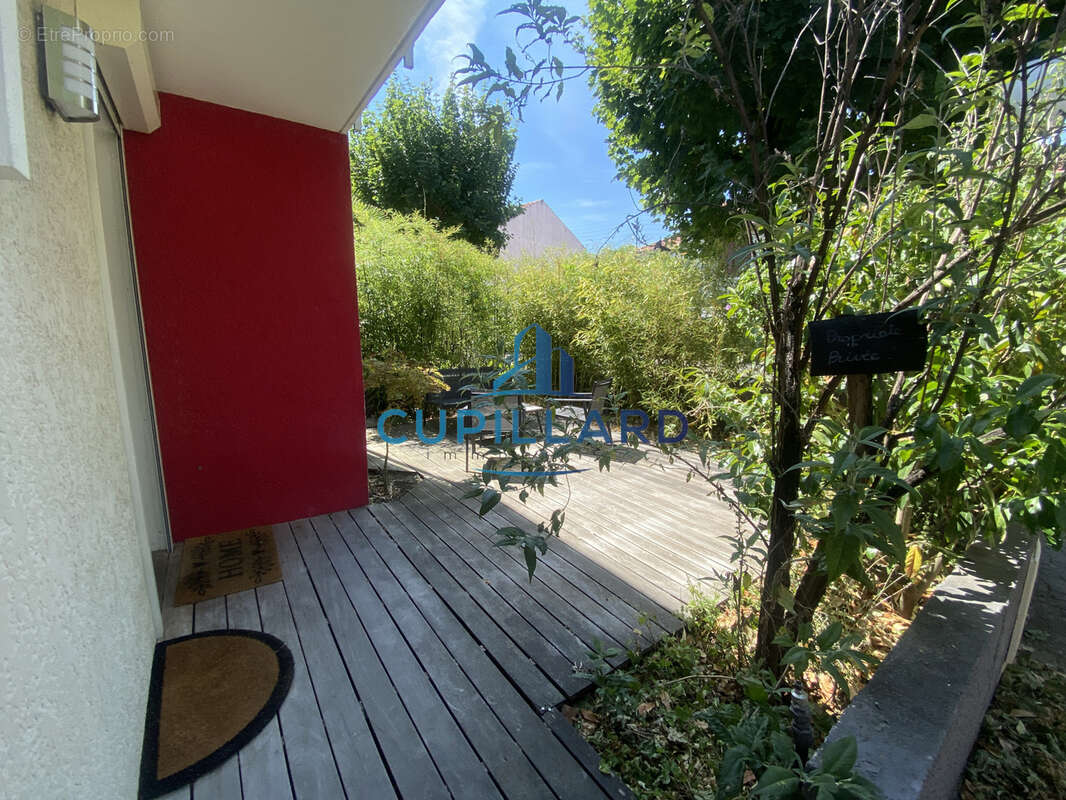 Maison T5 - 97m2 - Véranda - garage - secteur Marcombes - photo 4