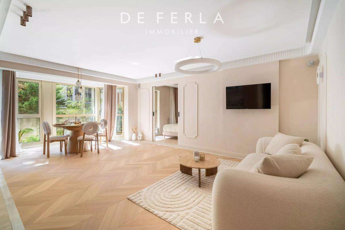 Appartement à PARIS-15E