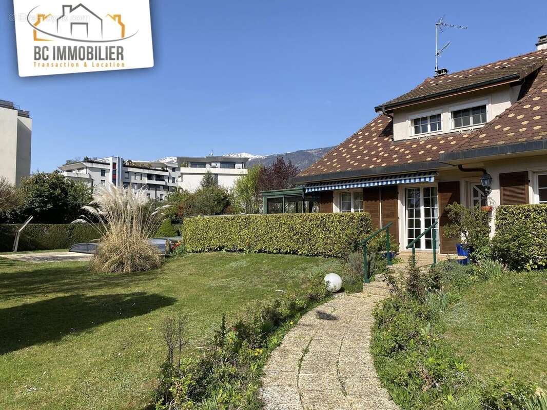 Maison à SAINT-GENIS-POUILLY