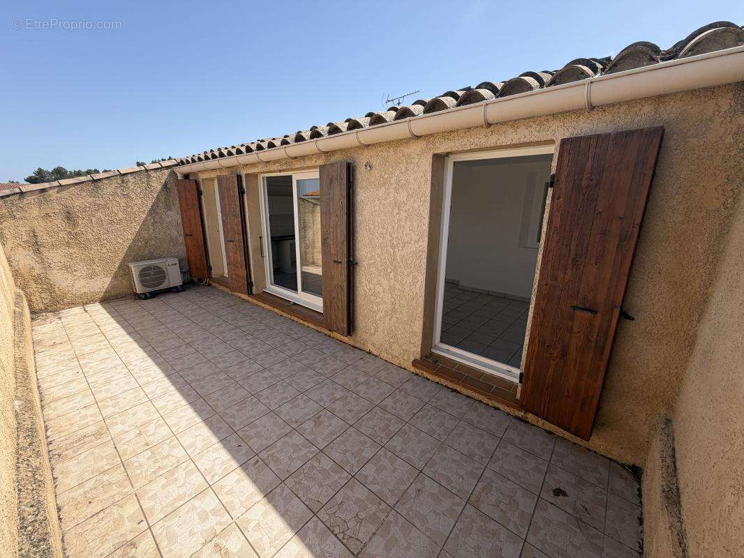 Appartement à THEZAN-DES-CORBIERES