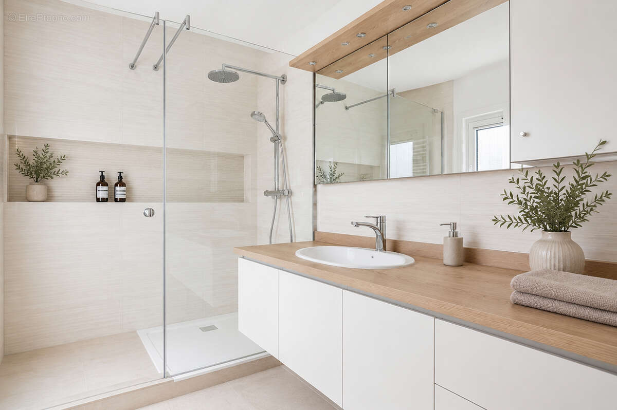 Appartement à PARIS-20E
