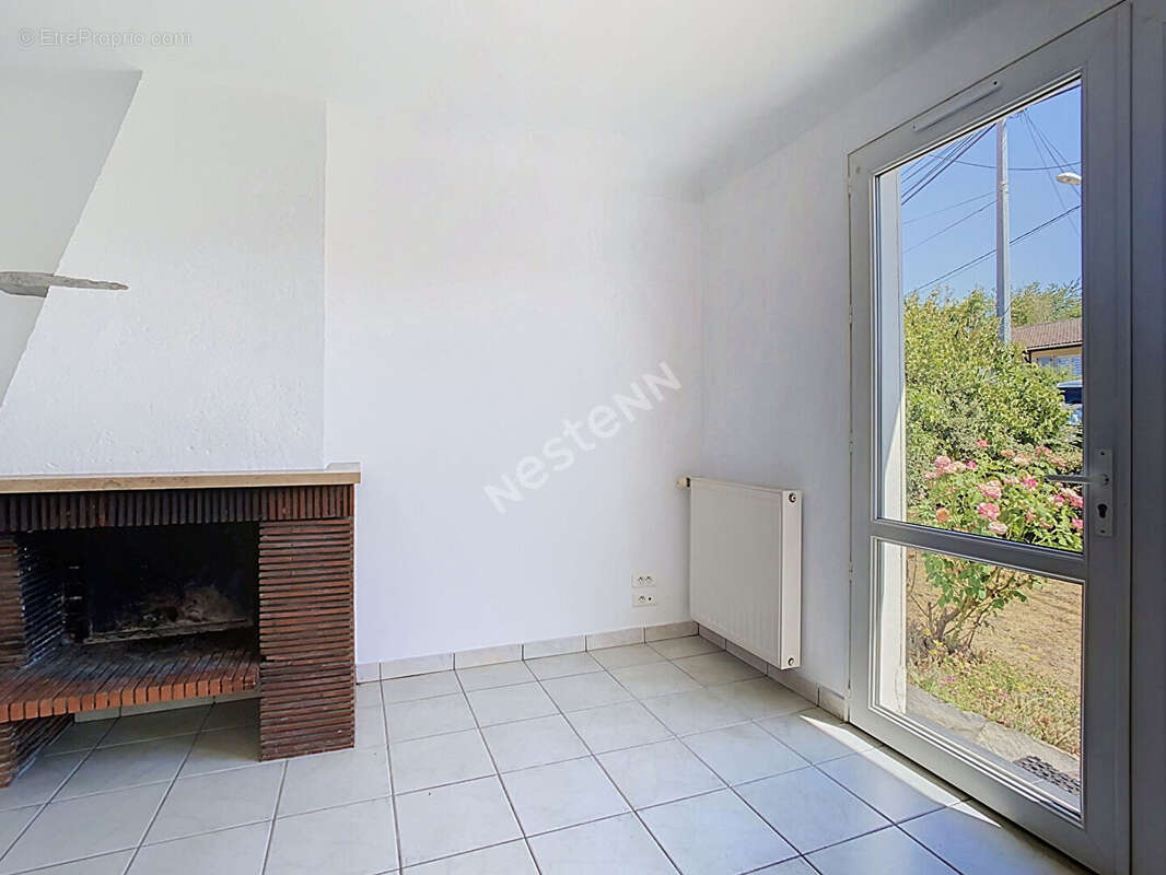 Maison Mouzillon Centre bourg, à proximité directe des commodités, à 3min de l'axe Nantes-Cholet, à 5min de Vallet, à 7min de Cl - photo 4