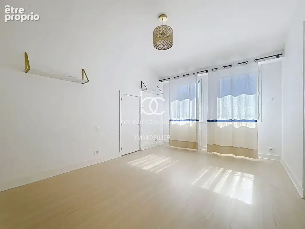 PLOEREN - Maison Familiale 215 m² - 6 Chambres - Terrain 1096 m² - photo 11
