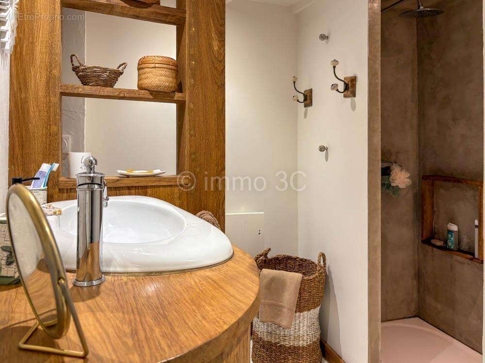 Maison à CHEF-BOUTONNE