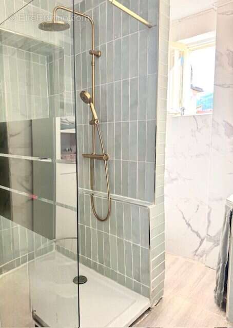 Appartement à CONTES