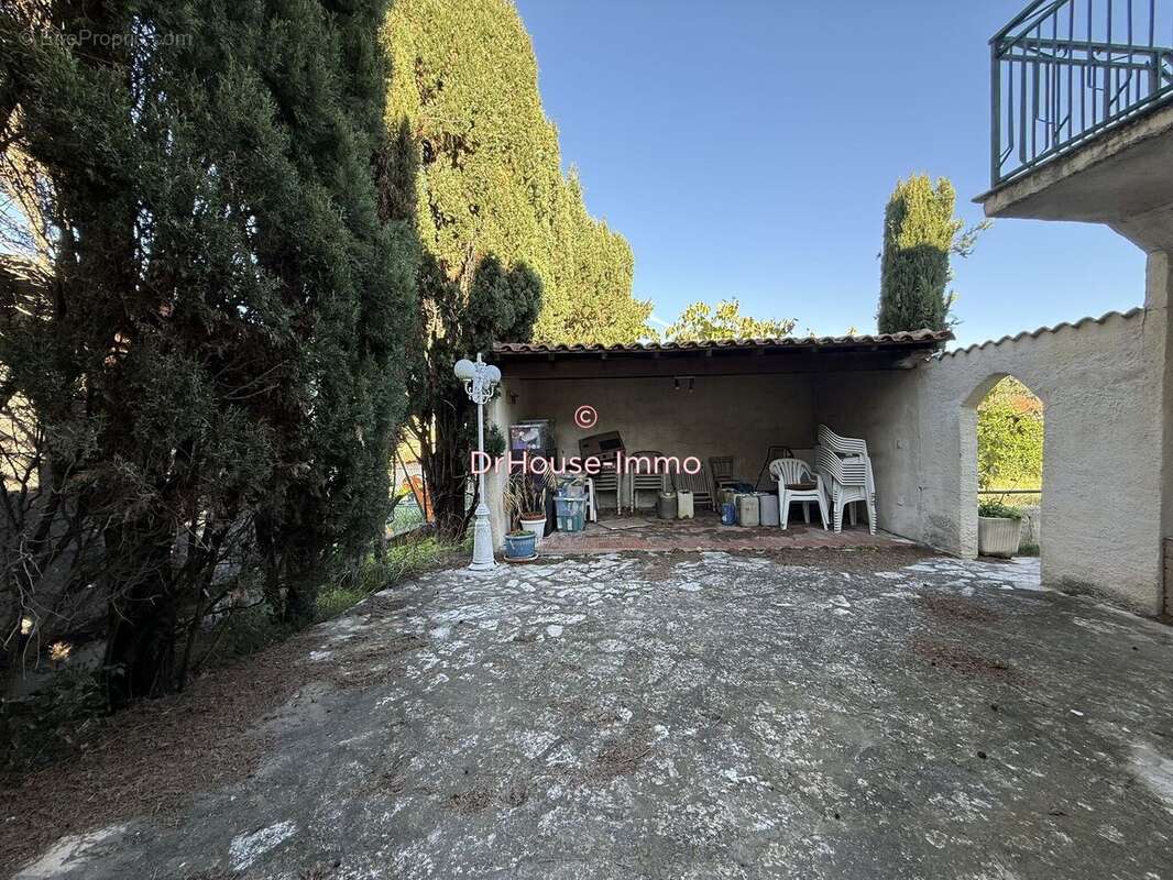 Maison à SAINT-VICTORET