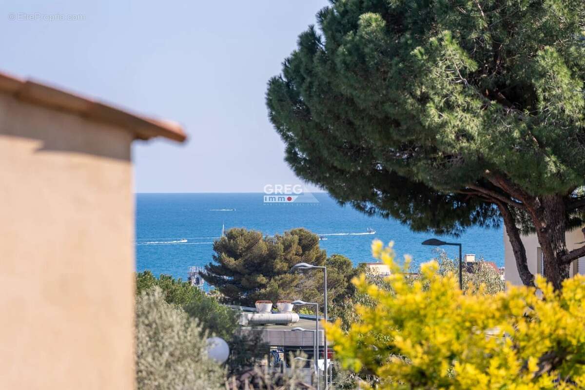 Appartement à VILLENEUVE-LOUBET