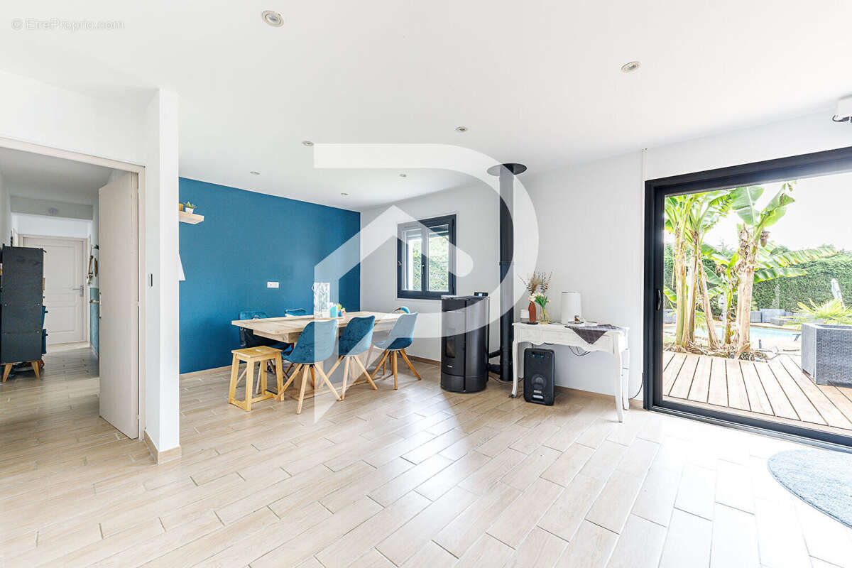 Maison à VAYRES