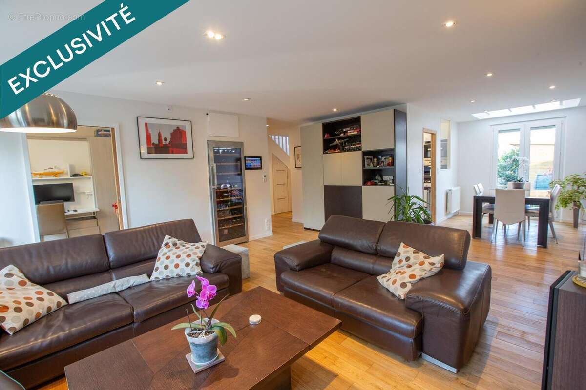 Photo 6 - Maison à LE MESNIL-SAINT-DENIS