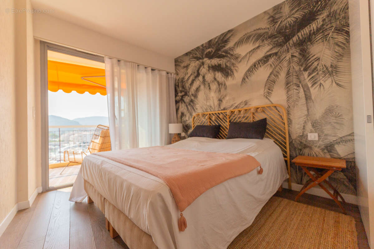 Appartement à MANDELIEU-LA-NAPOULE