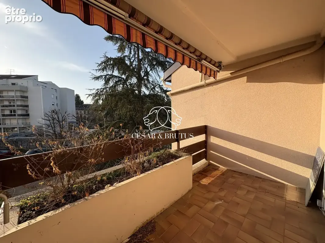 Appartement à LYON-9E