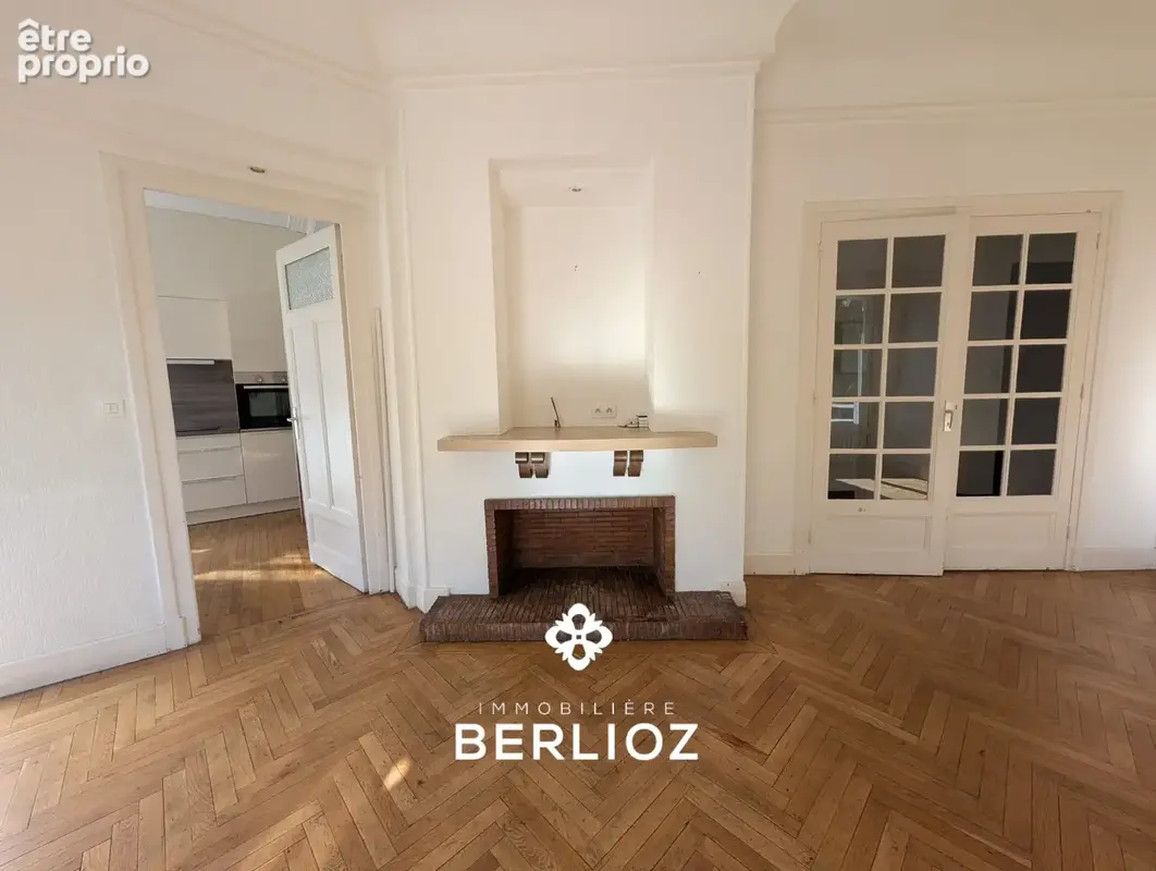 Appartement N.Chorier 135m2 + parking privée - photo 2