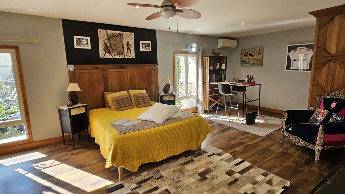 Maison à SAINT-EMILION