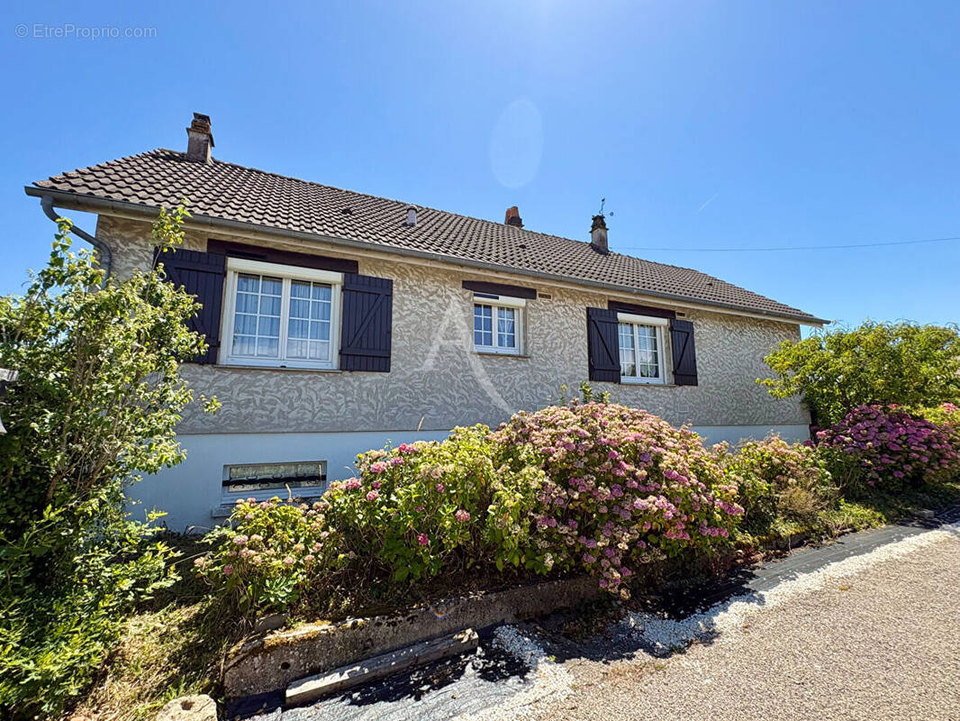 Maison à DONNERY