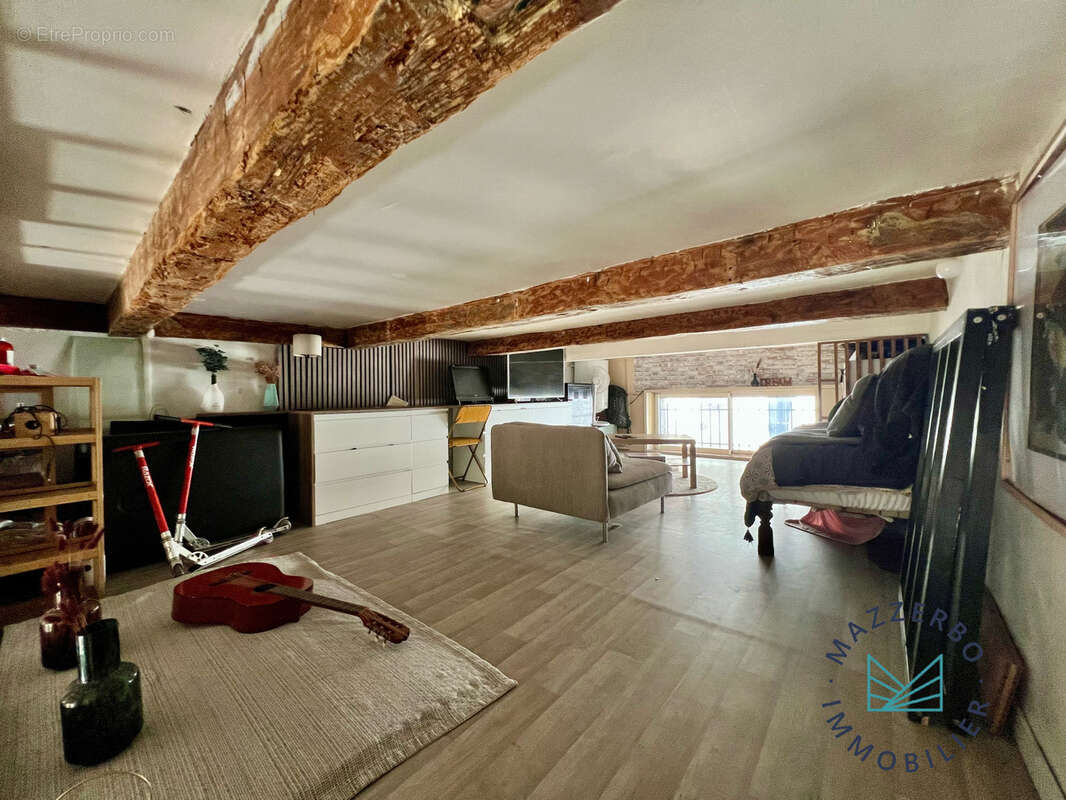 Appartement à MARSEILLE-6E
