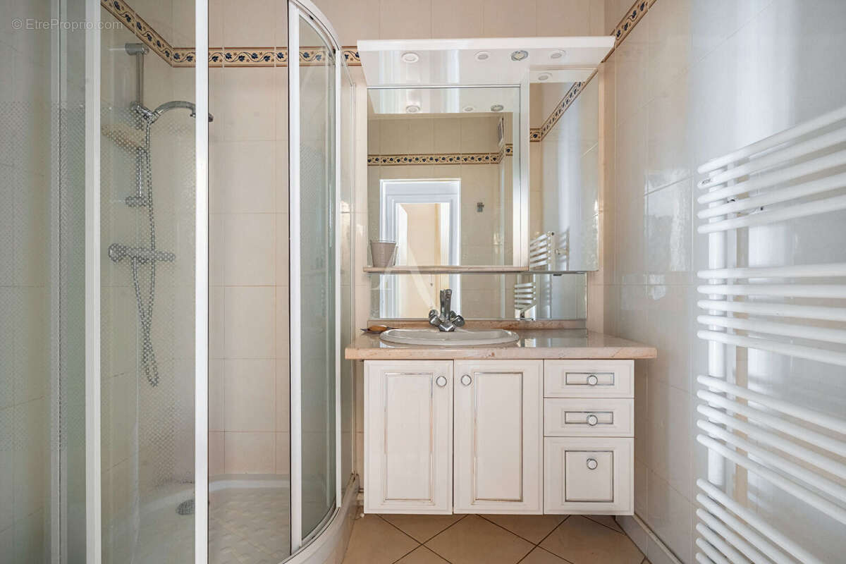 Appartement à IVRY-SUR-SEINE