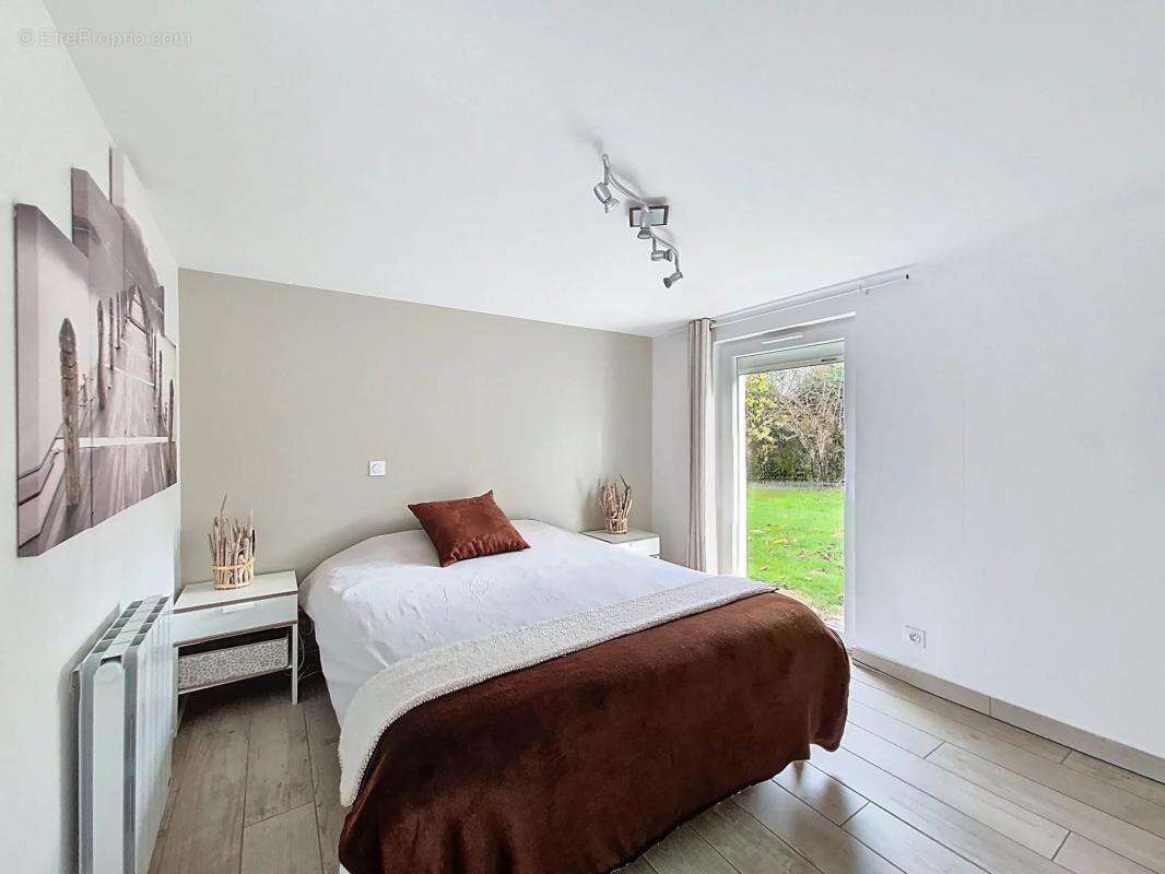 Maison à LES CLAYES-SOUS-BOIS