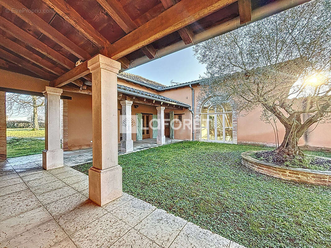 Maison à MONCLAR-DE-QUERCY