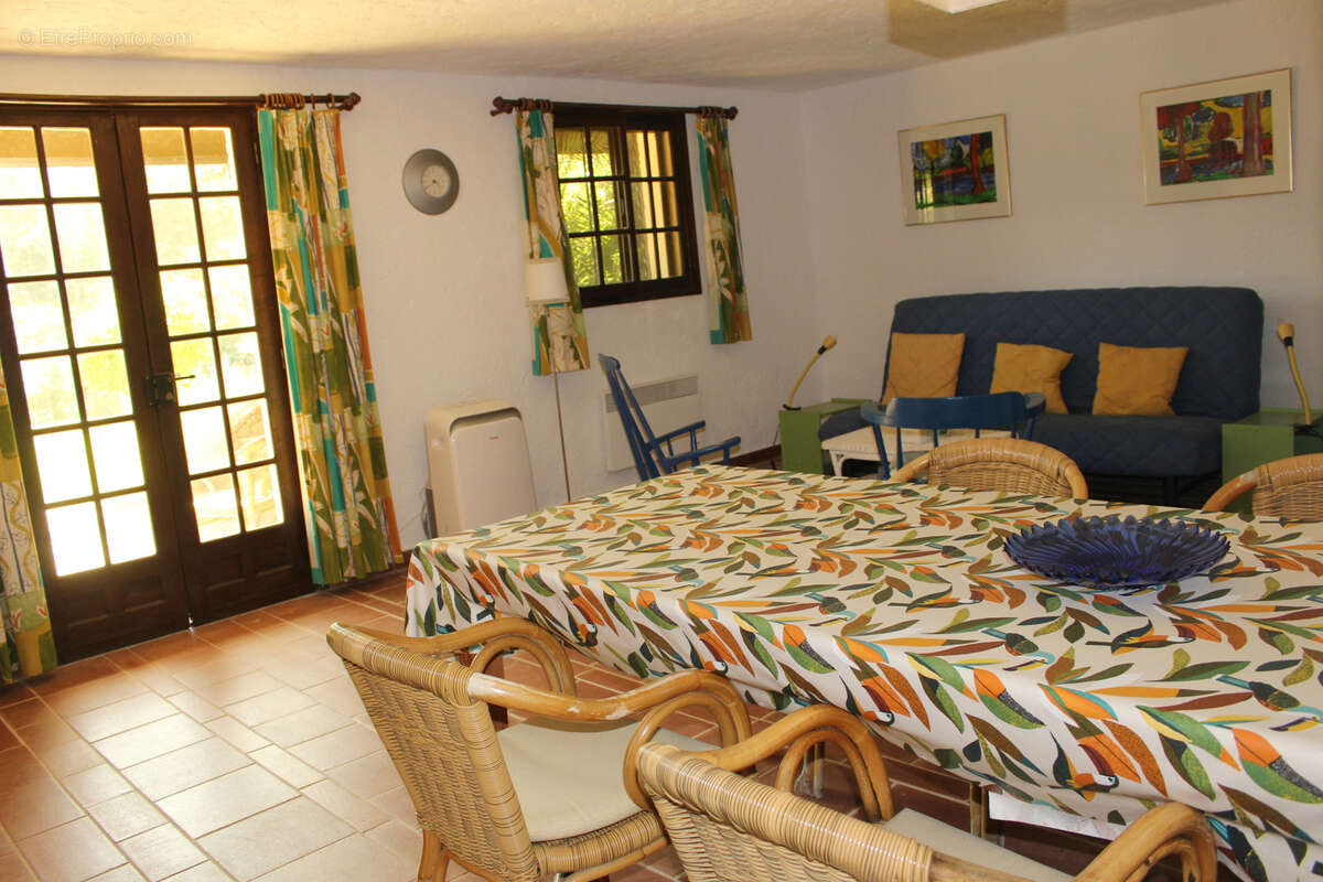 Maison à BORMES-LES-MIMOSAS