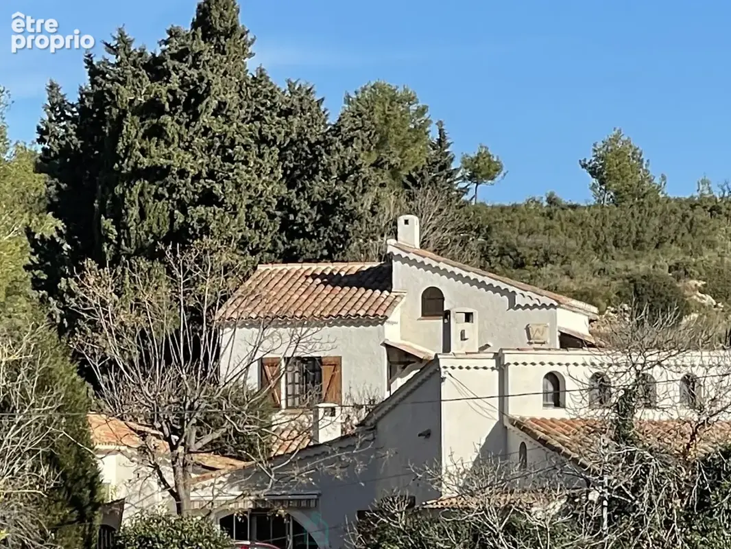ISTRES Propriété de caractère  Maison principale + extension avec double habitation  230 m²  Terrain 1400 m² - photo 3