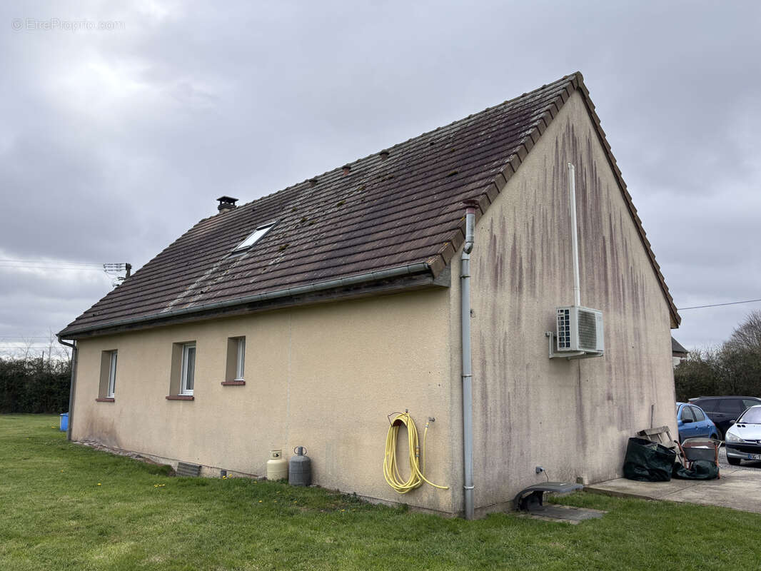 Maison à NEUVILLE-SUR-TOUQUES