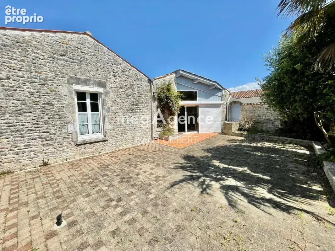 Maison construite en pierre entièrement restaurée - photo 2