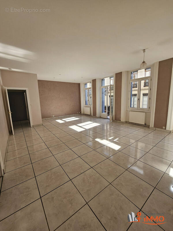 Appartement à SAINT-ETIENNE