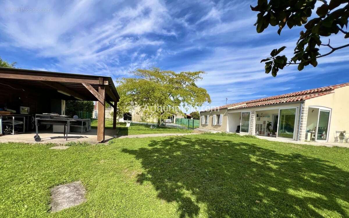 Maison à ANTEZANT-LA-CHAPELLE