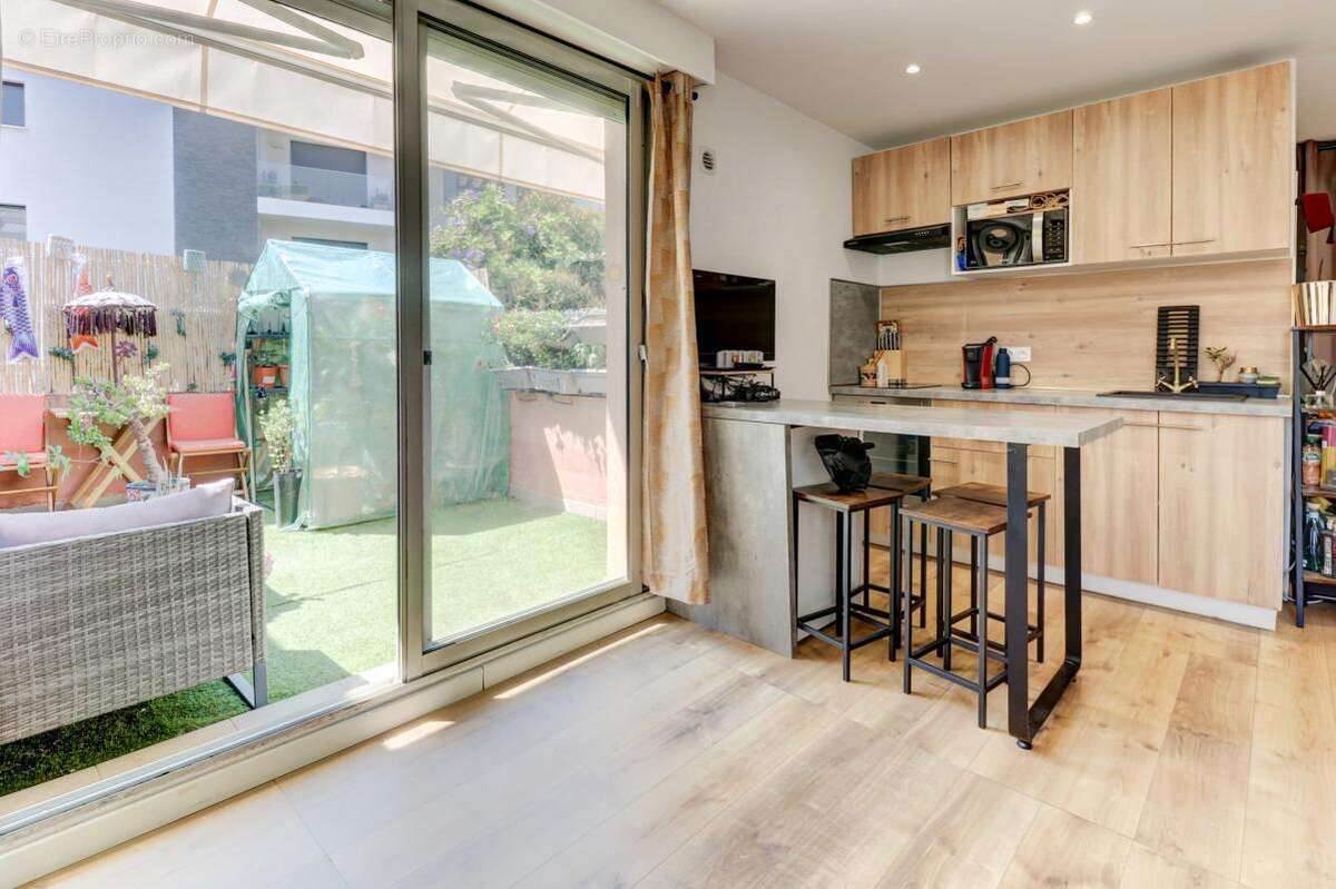 Les Vespins - Studio avec Terrasse Parking, à 5mn des Plages - photo 3