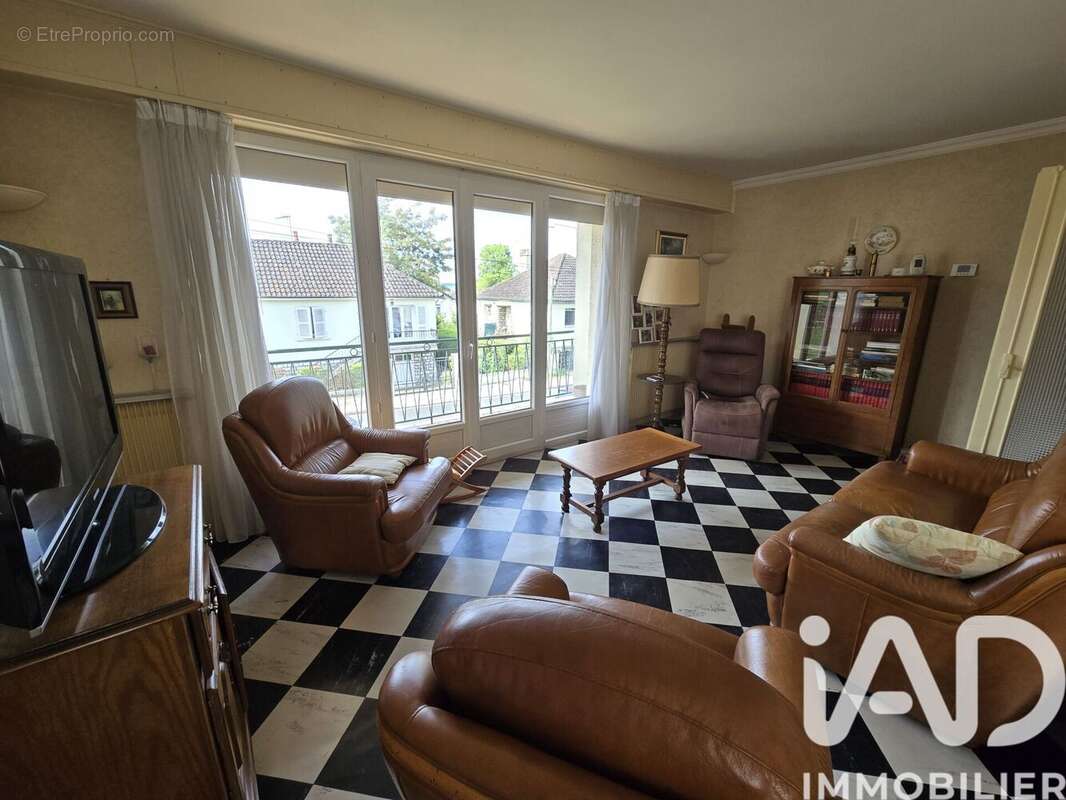 Photo 3 - Maison à YZEURE