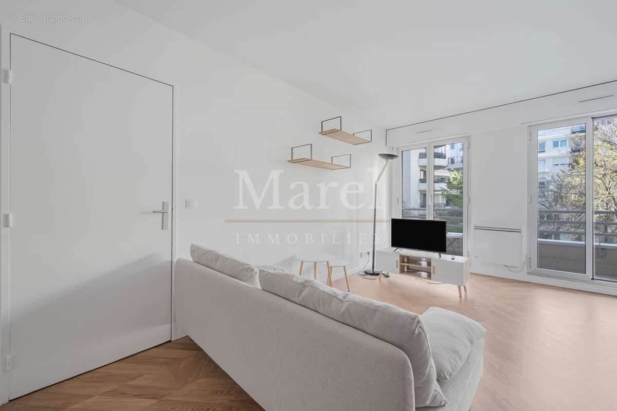 Appartement à COURBEVOIE