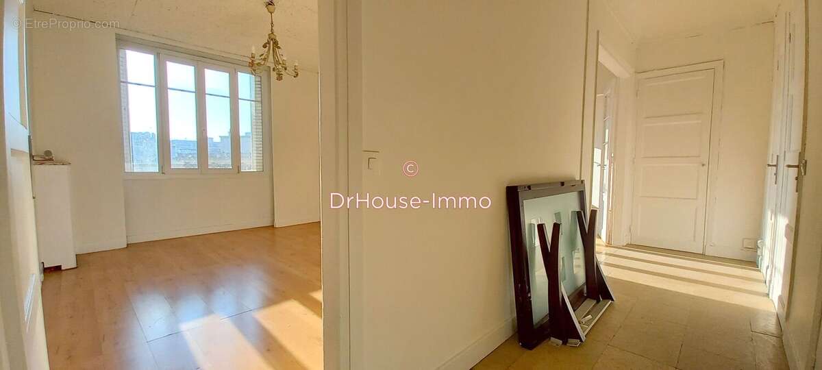 Appartement à PARIS-19E