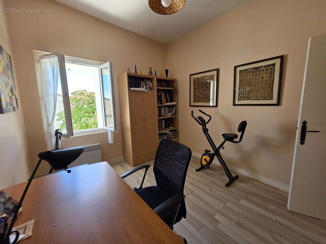 Jolie propriété en pierre avec plusieurs terrasses et vues imprenables. - photo 11