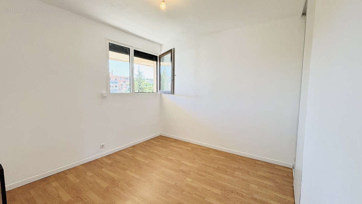 Appartement à LA VALETTE-DU-VAR