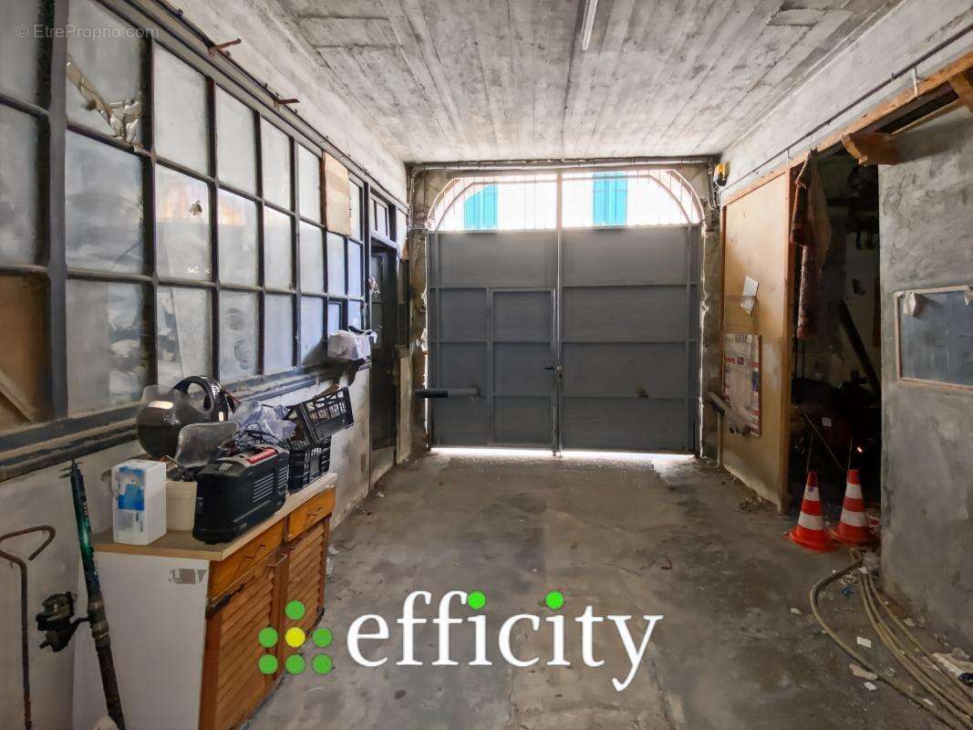 Appartement 350 m² à Ales  - photo 19