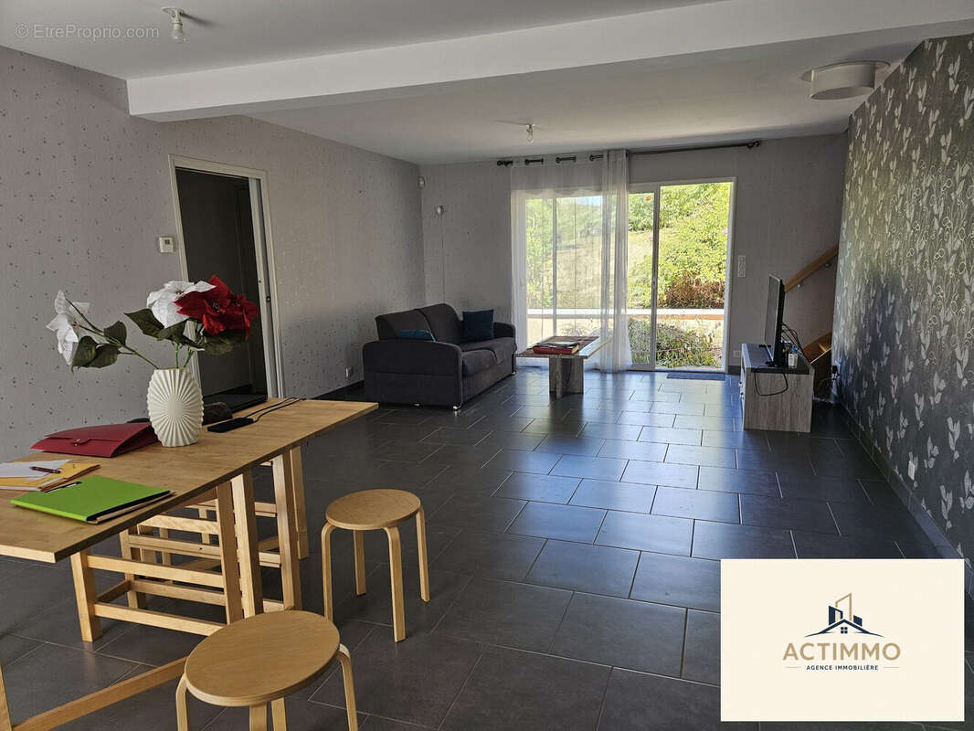 Maison 192 m² à Joigny  - photo 2