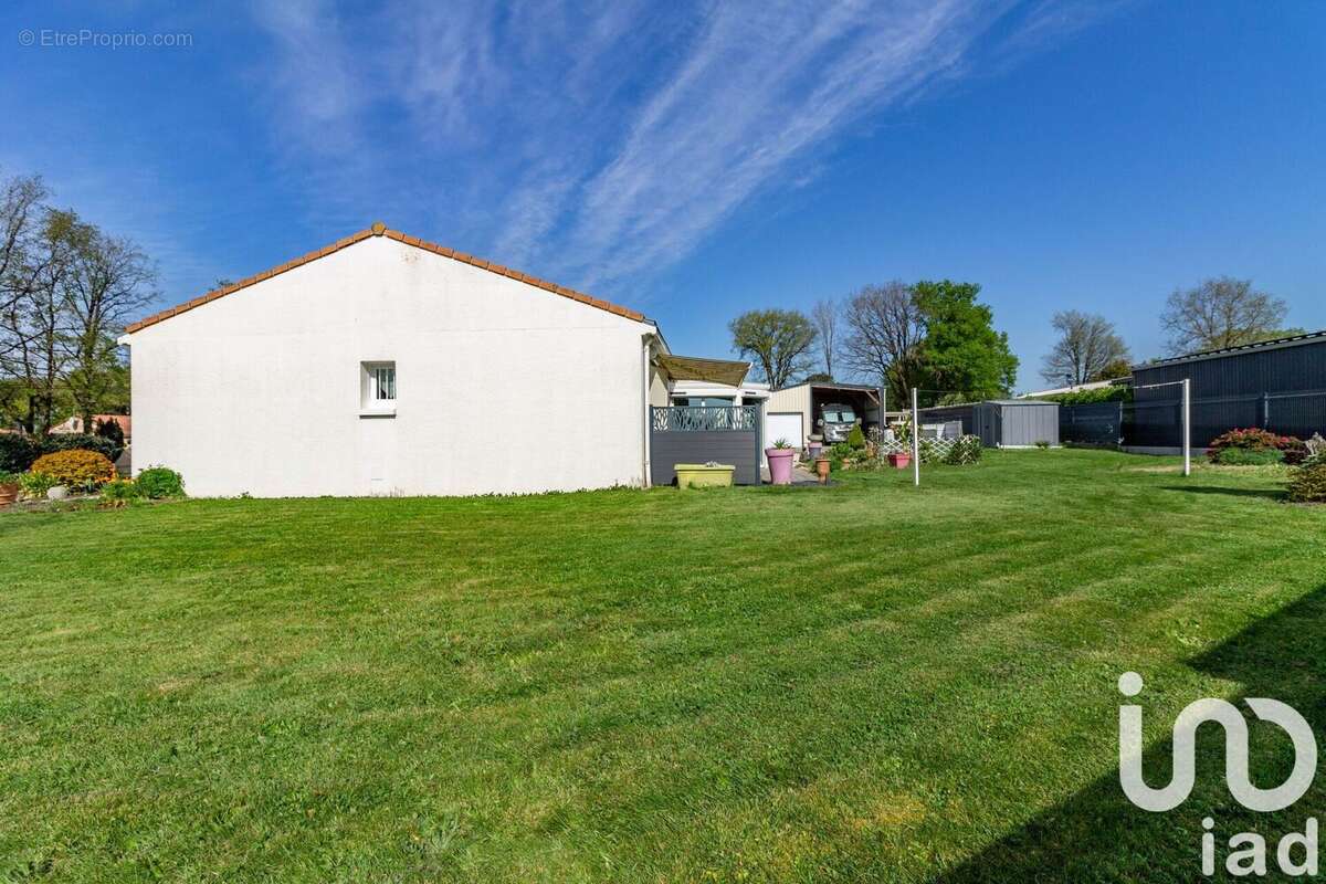 Photo 5 - Maison à BEAULIEU-SOUS-LA-ROCHE