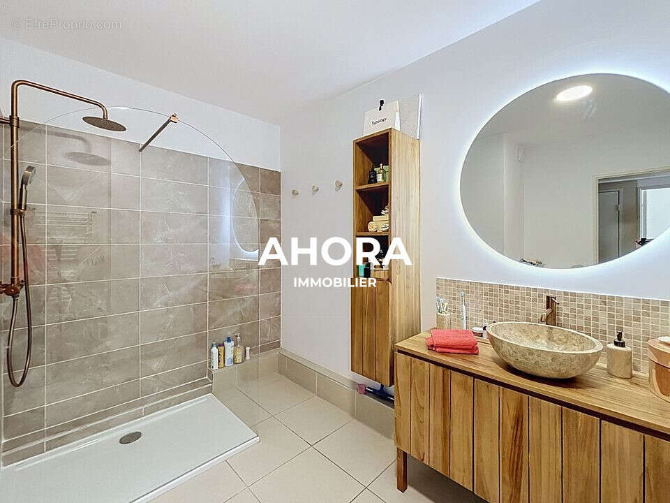 Appartement à MARSEILLE-9E