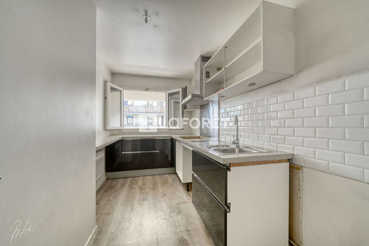 Appartement à LEVALLOIS-PERRET