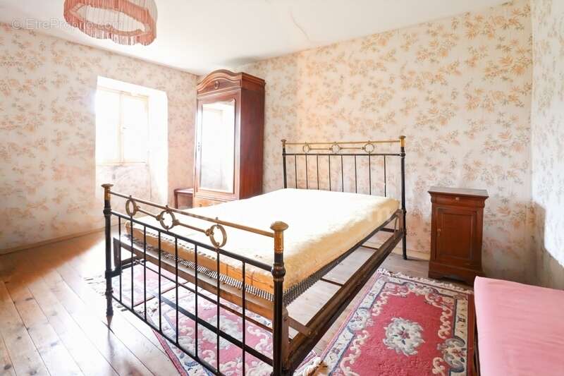 Maison à MAGNAC-LAVAL